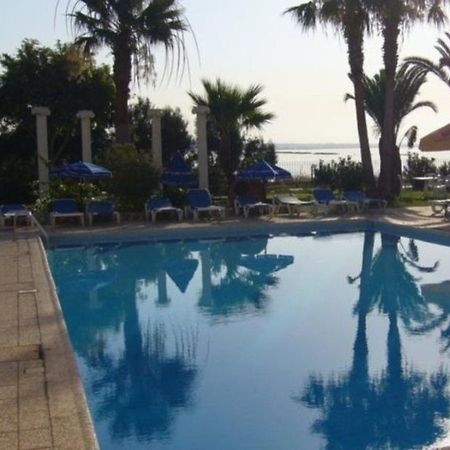 Lenios Beach Larnaca Bagian luar foto